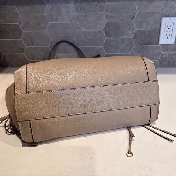 Chloe Smooth Calfskin Medium Milo Shopping Tote Motty Grey - Picture 11 of 16